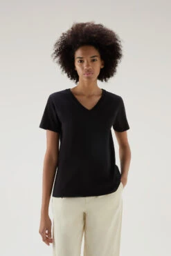 Woolrich T-shirt Con Scollo A V In Puro Cotone - Donna - Nero