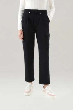 Woolrich Pantaloni Cargo Tinti In Capo In Twill Di Puro Cotone - Donna - Blu