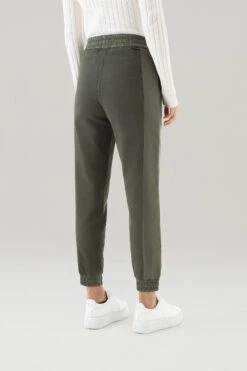 Woolrich Pantaloni Sportivi In Puro Cotone E Ripstop Nylon - Donna - Verde 10 Woolrich Pantaloni Sportivi In Puro Cotone E Ripstop Nylon - Donna - Verde -Offerta Economica Vestiario CFWWTR0149FRUT3361 614 2