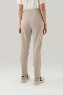 Woolrich Pantaloni Sportivi In Misto Cotone Elasticizzato - Donna - Marrone 11 Woolrich Pantaloni Sportivi In Misto Cotone Elasticizzato - Donna - Marrone -Offerta Economica Vestiario CFWWTR0157FRUT3497 7125 2