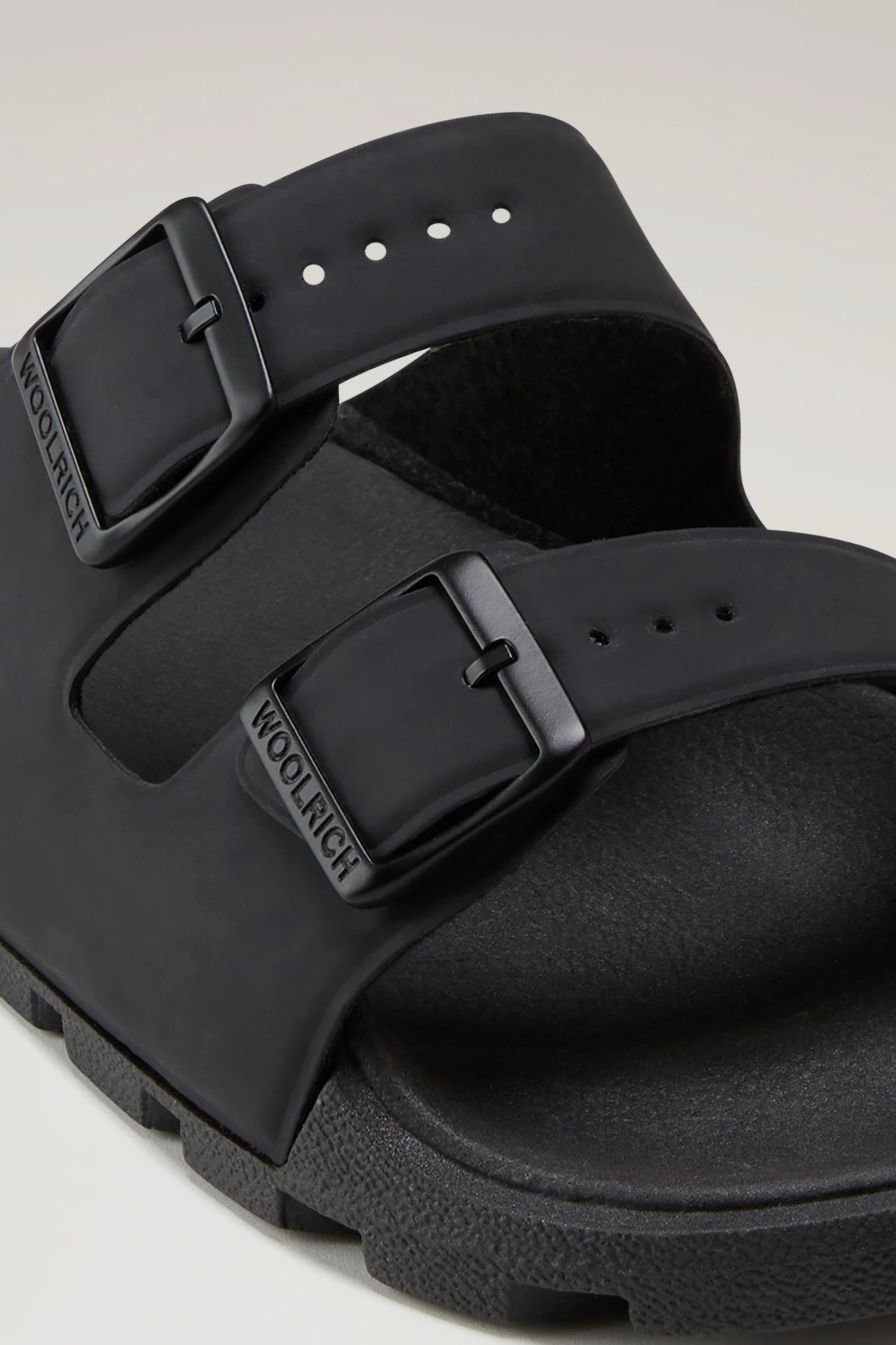 Sandali In Pelle Vegana Con Doppia Fibbia - Donna - Nero 7 Sandali In Pelle Vegana Con Doppia Fibbia - Donna - Nero - immagine 5